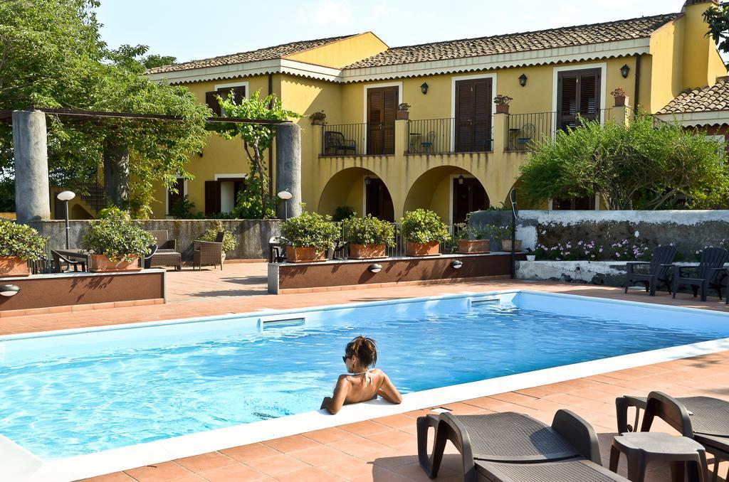 La Terra Del Mezzo Villa Riposto Dış mekan fotoğraf