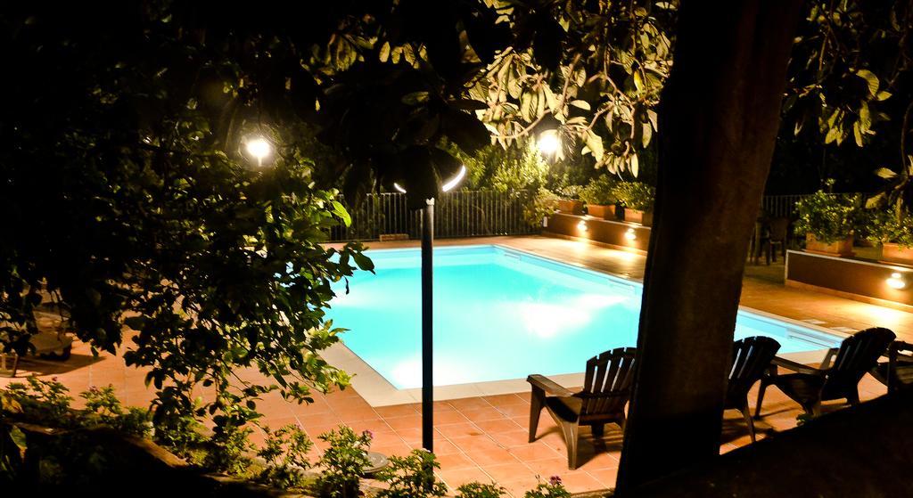 La Terra Del Mezzo Villa Riposto Dış mekan fotoğraf