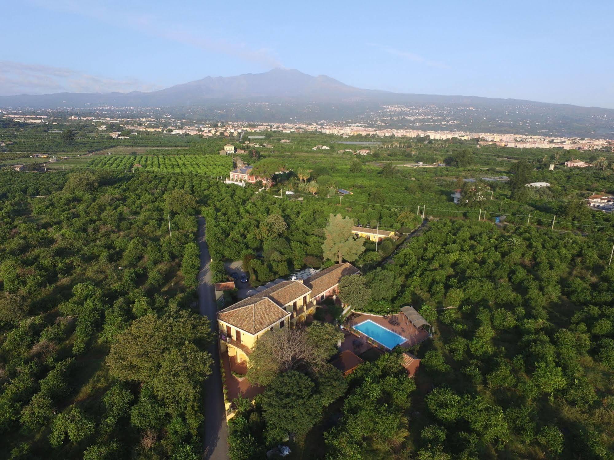 La Terra Del Mezzo Villa Riposto Dış mekan fotoğraf