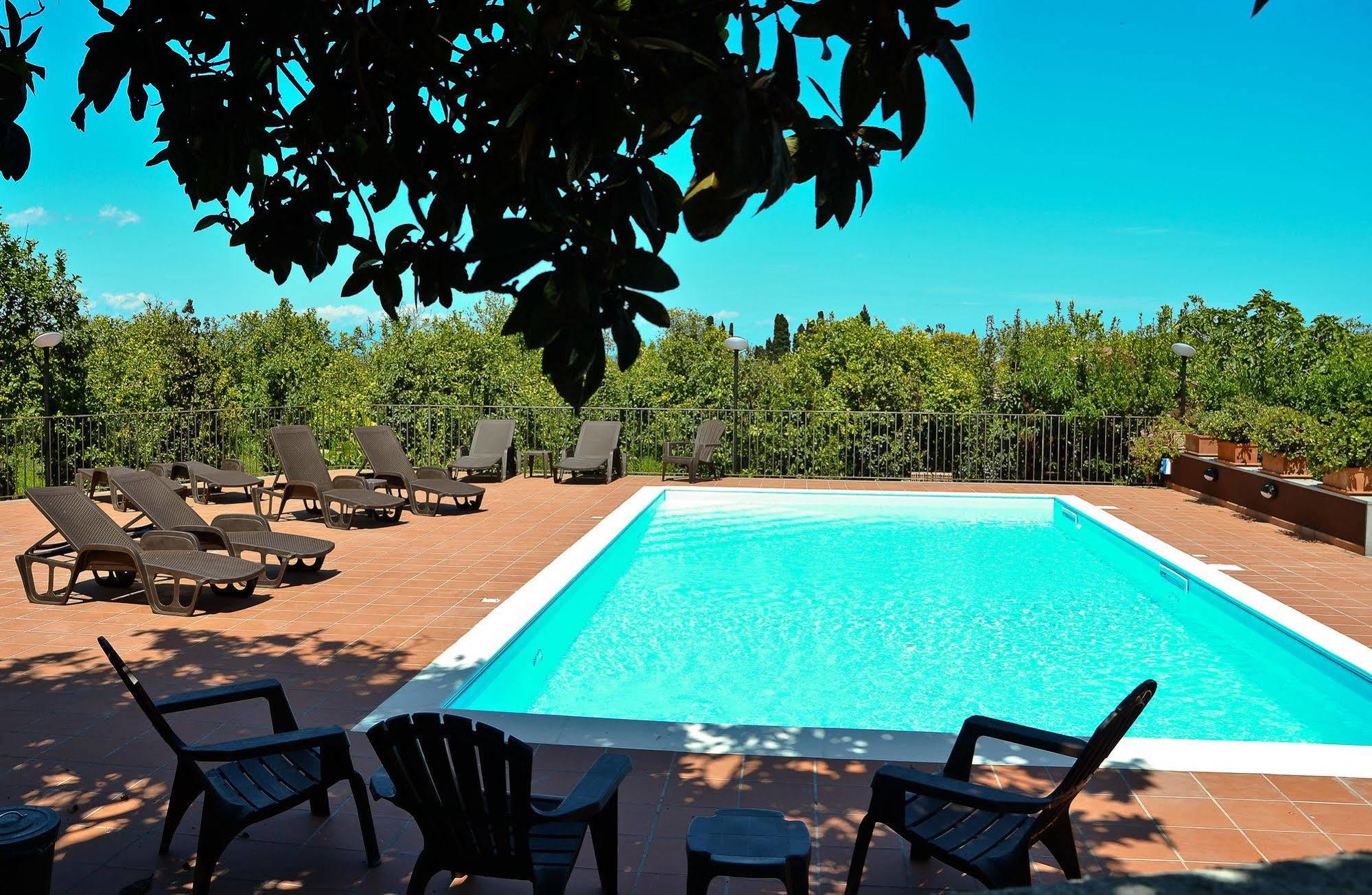 La Terra Del Mezzo Villa Riposto Dış mekan fotoğraf
